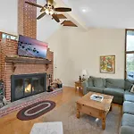 Pocono Pines, Lake Naomi 4 Bedrooms, 2 Full Bath