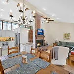 Pocono Pines, Lake Naomi 4 Bedrooms, 2 Full Bath