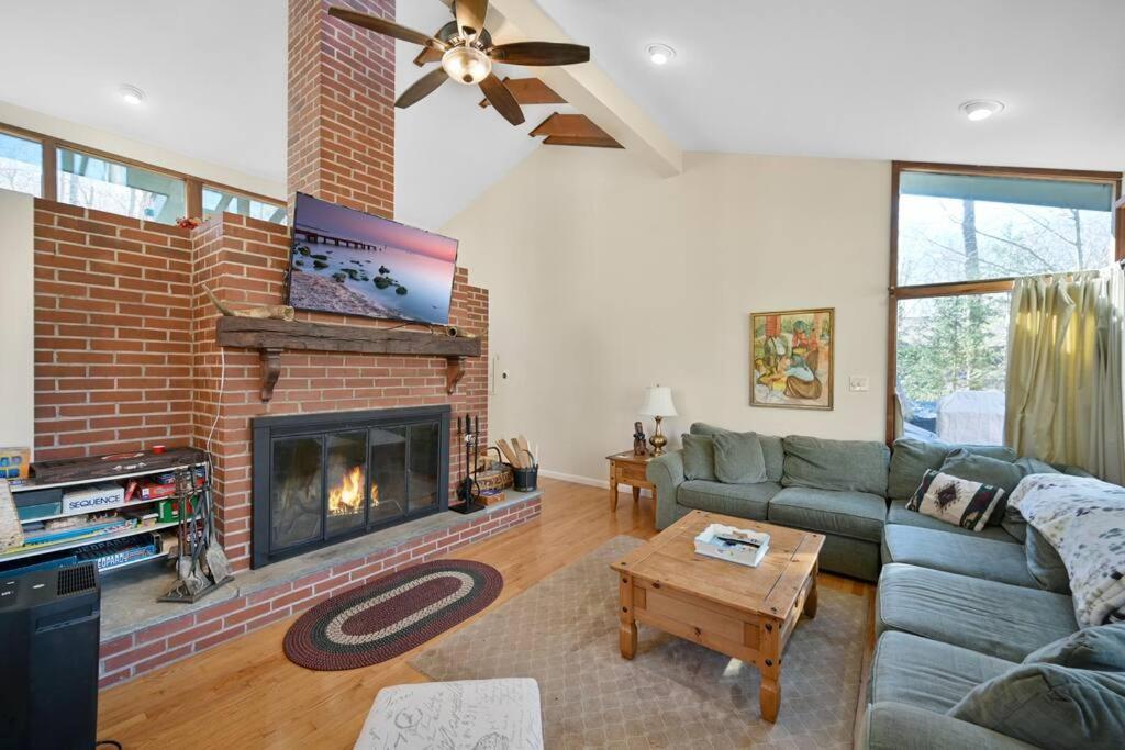 Casa de férias Pocono Pines, Naomi 4 Bedrooms, 2 Full Bath *
