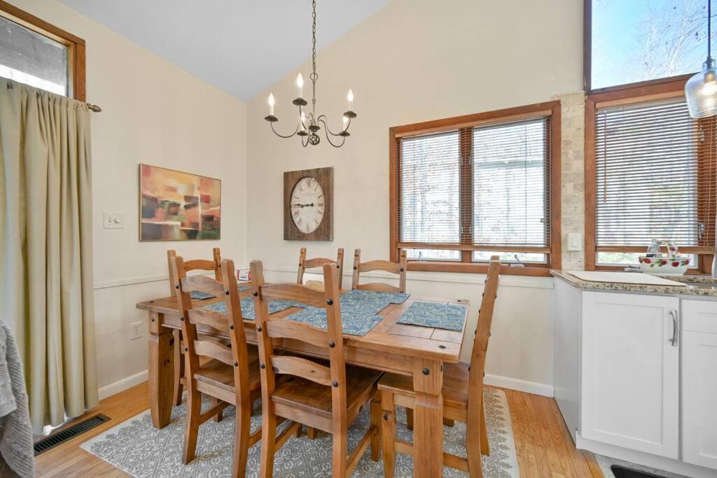 Pocono Pines, Naomi 4 Bedrooms, 2 Full Bath *