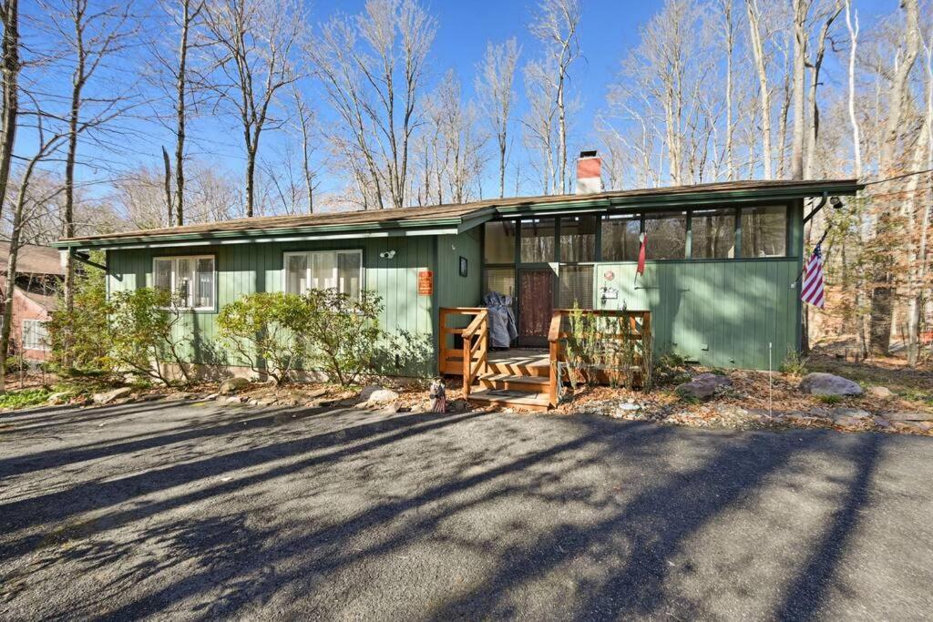 Pocono Pines, Naomi 4 Bedrooms, 2 Full Bath