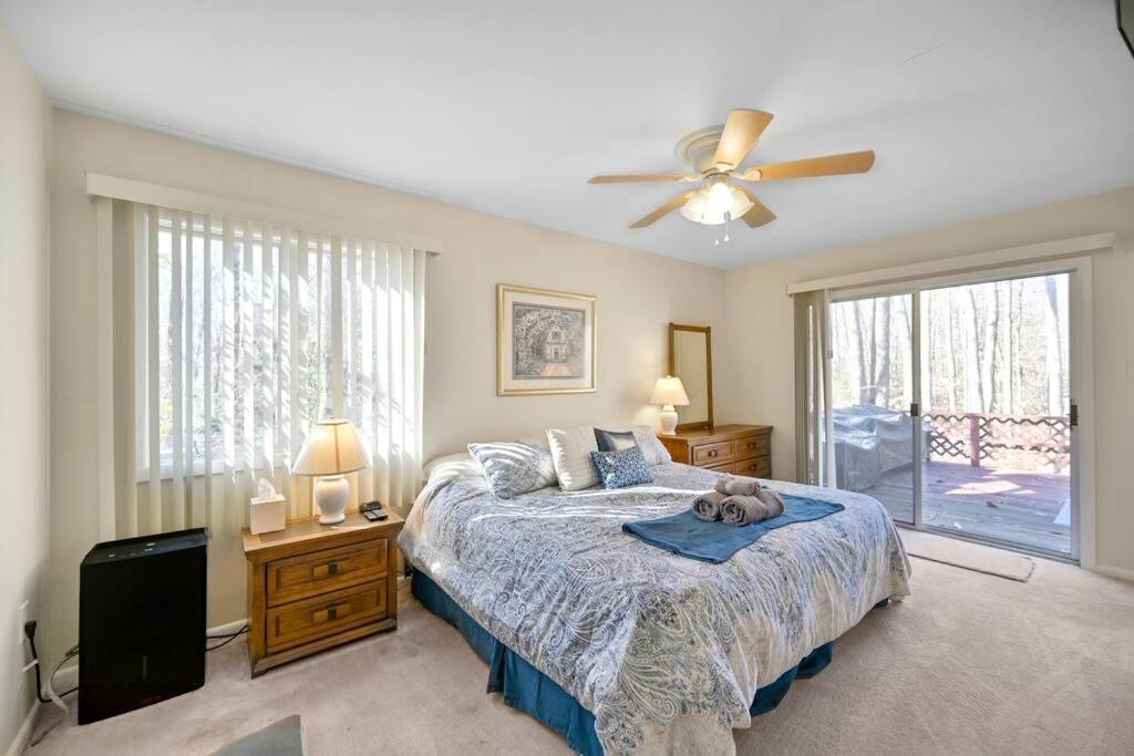 Pocono Pines, Naomi 4 Bedrooms, 2 Full Bath Casa de férias *