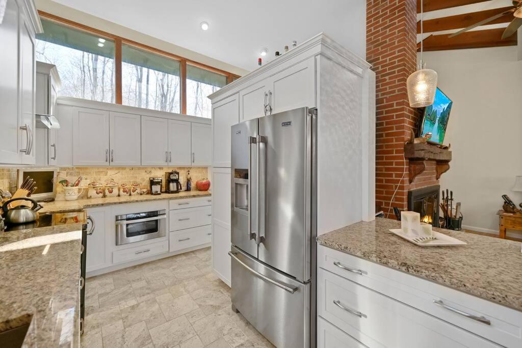 Pocono Pines, Naomi 4 Bedrooms, 2 Full Bath *